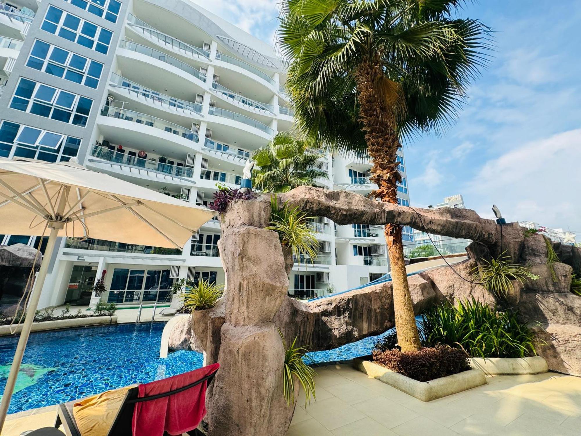 Grand Avenue Conde Pattaya Apartment ภายนอก รูปภาพ