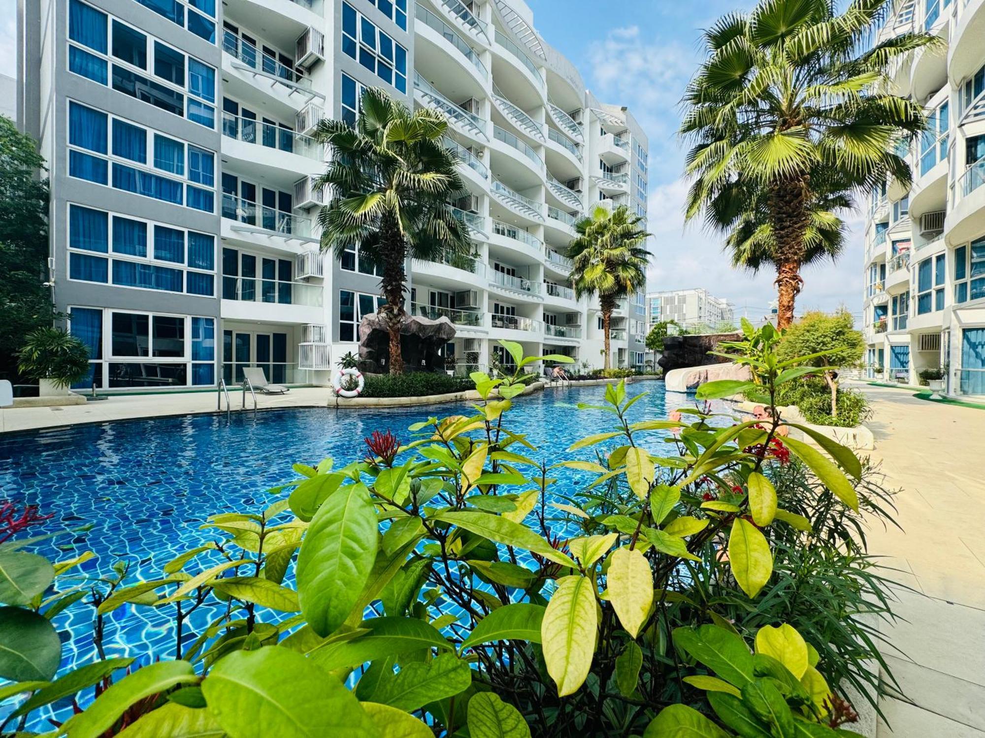 Grand Avenue Conde Pattaya Apartment ภายนอก รูปภาพ